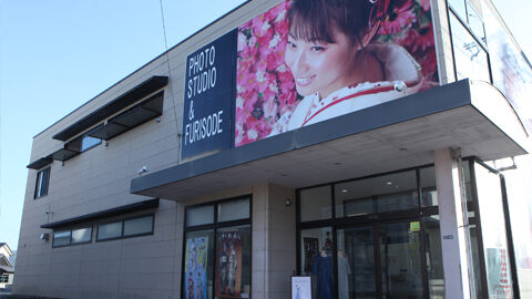 成人式振袖レンタルのプルミエール五條店